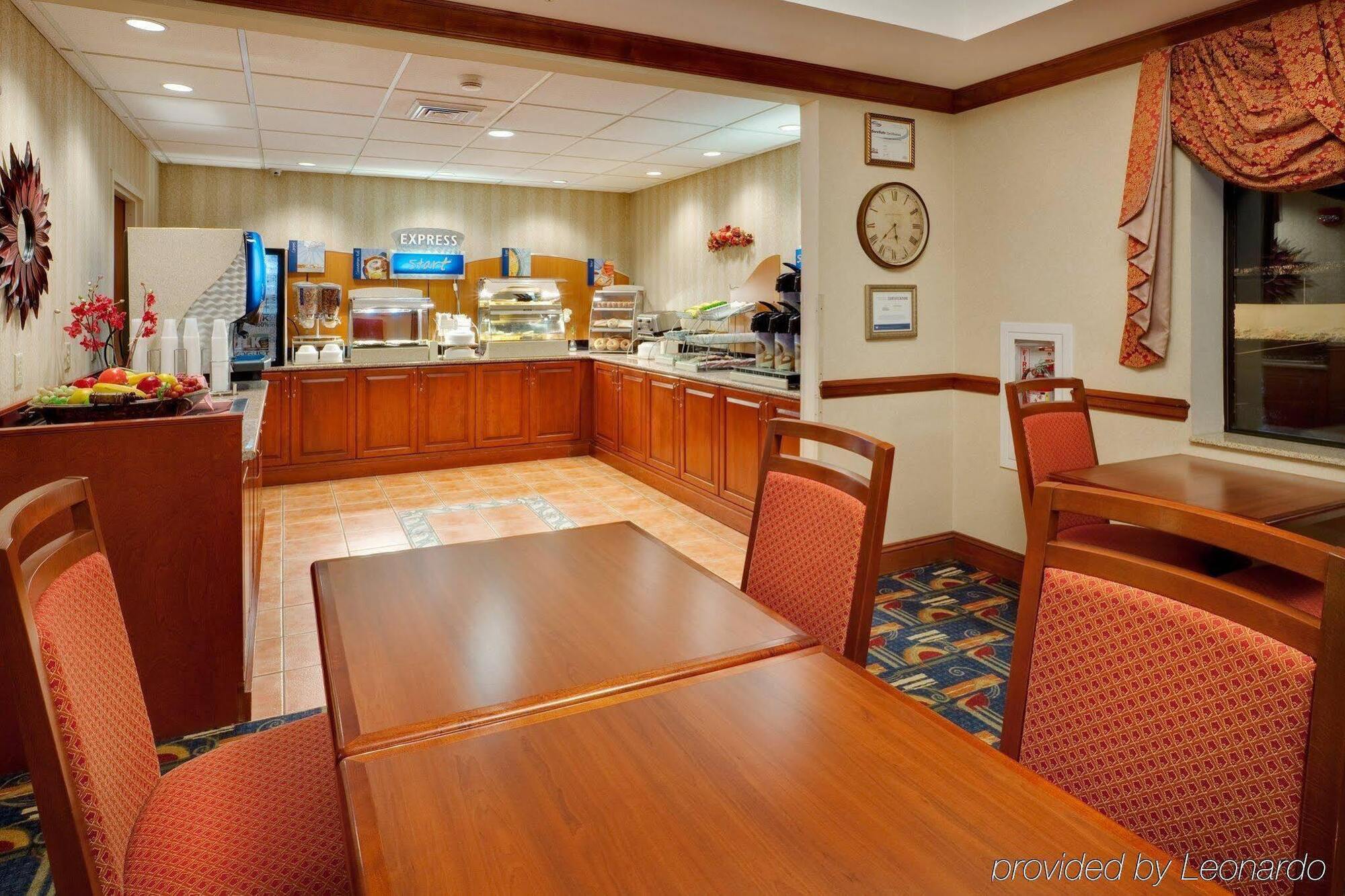 Holiday Inn Express Hotel & Suites Easton By Ihg Exterior foto